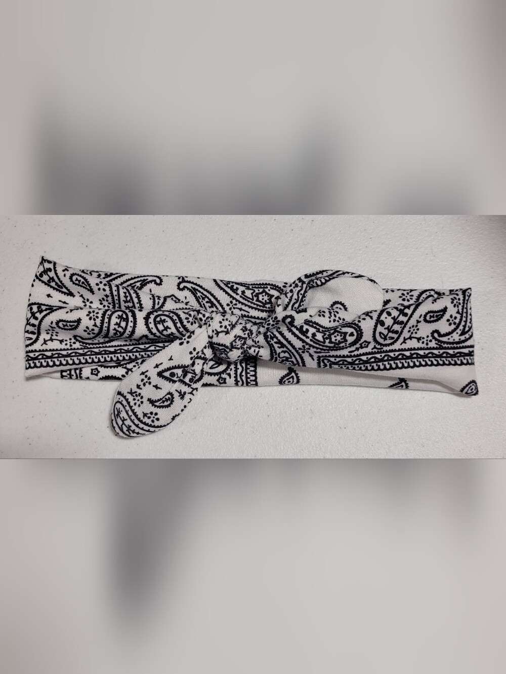 Black and White Paisley Knot Headband - Women Accessories - Picture 1 of 2